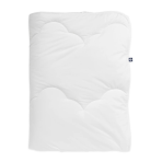 Peitto „Familon Original Double Duvet“. Talvipeitot, 230x210 cm. Vaalea valkoinen peitto hienovaraisella minimalistisella tyylillä familon