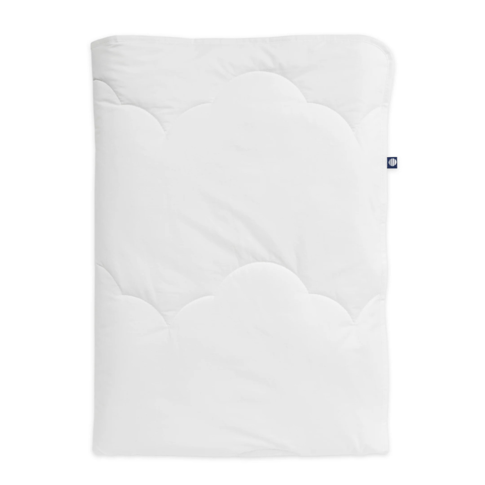 Peitto „Familon Original Light Duvet“. Talvipeitot, 150x210 cm. Valkoinen peitto sileästä kankaasta hienovaraisella tyylillä familon