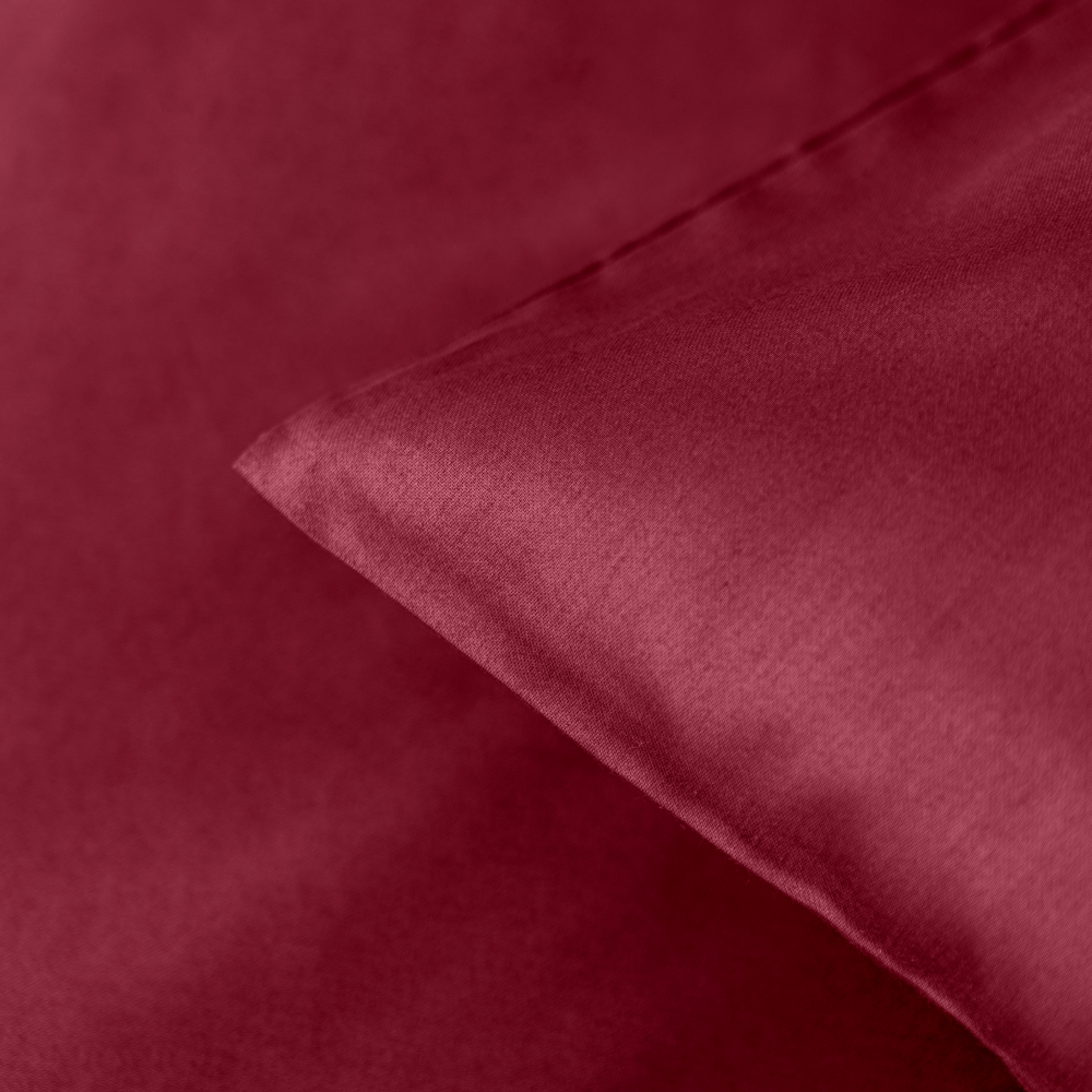Premium Satiinipussilakanasetti „Maroon“. Satiinipussilakanasetti, 140x200 cm, 200x200 cm, 200x220 cm, 220x240 cm