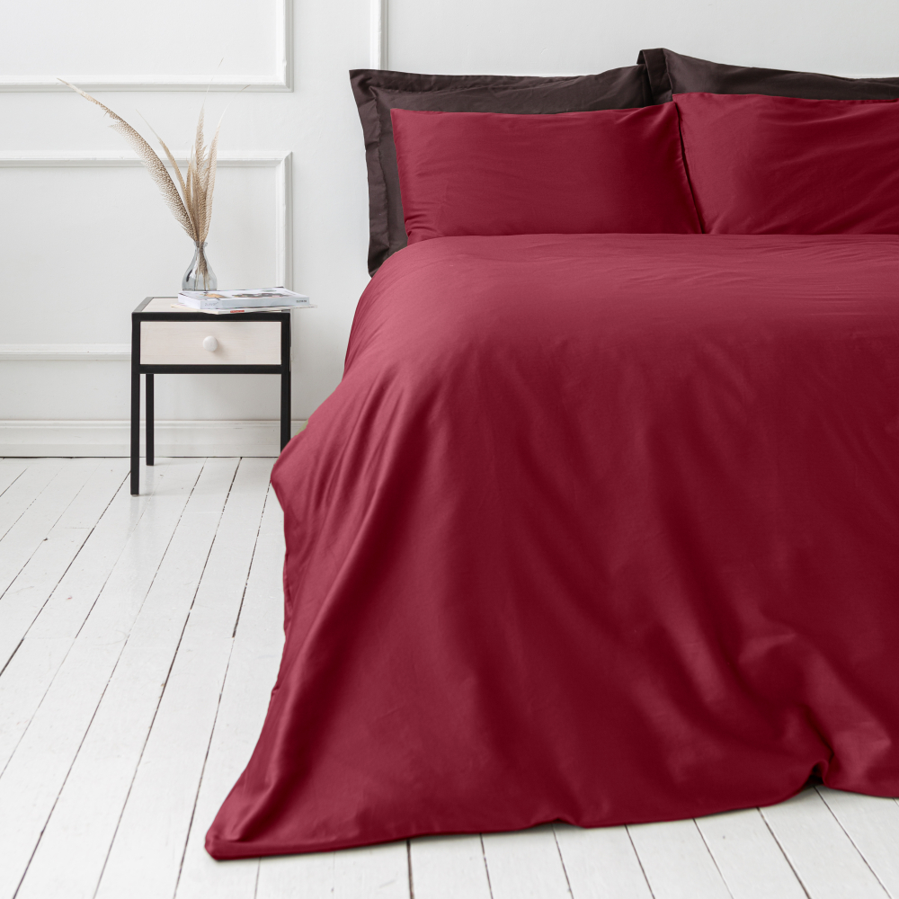 Premium Satiinipussilakanasetti „Maroon“. Satiinipussilakanasetti, 140x200 cm, 200x200 cm, 200x220 cm, 220x240 cm