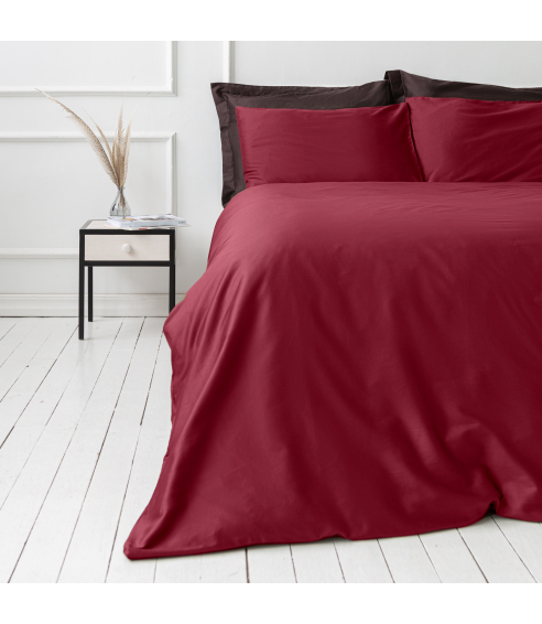 Premium Satiinipussilakanasetti „Maroon“. Satiinipussilakanasetti