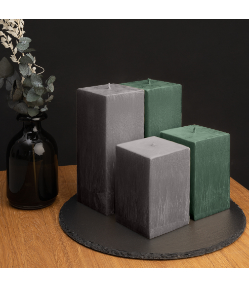 Rankų darbo žvakė „Emerald“ 1 vnt.. Kynttilät