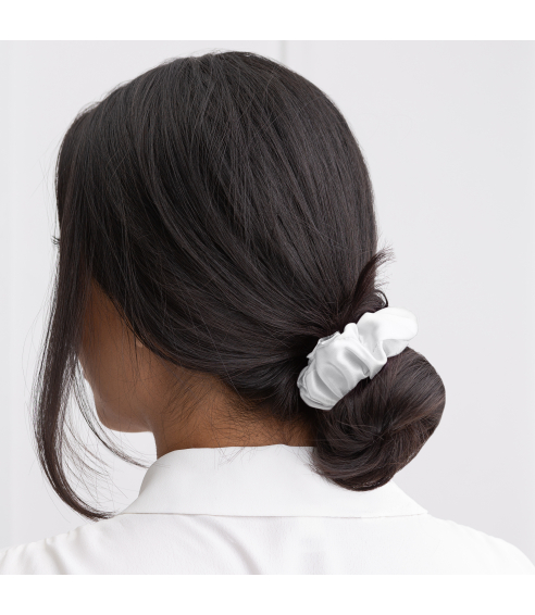 Silkki scrunchie „Snow“. Hiuslenkit