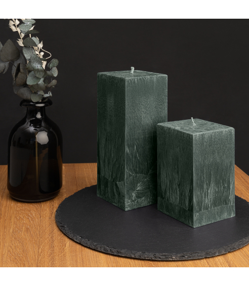 Rankų darbo žvakė „Emerald“ 1 vnt.. Kynttilät