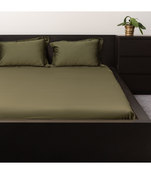 Satininė paklodė su guma „Moss green“. Muotoonommeltu lakana