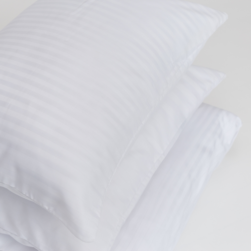 Premium satiinipussilakanasetti „Stripe 2 cm“. Satiinipussilakanasetti, 140x200 cm