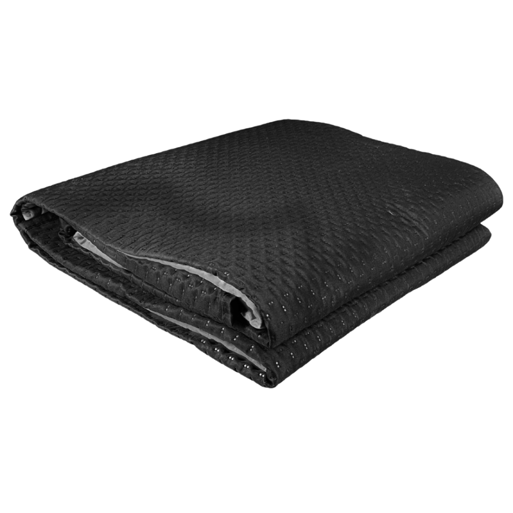 Päiväpeitto „Black trapuntino Bedspread“. Viltti, 170x250 cm, 200x250 cm. Kaksipuolinen päiväpeitto mustassa ja harmaassa, jossa hienovarainen syvien suorakulmioiden kuvio. Päiväpeitto „Black trapuntino Bedspread“. Viltti, 170x250 cm, 200x250 cm. Kaksipuolinen päiväpeitto mustassa ja harmaassa, jossa hienovarainen syvien suorakulmioiden kuvio.