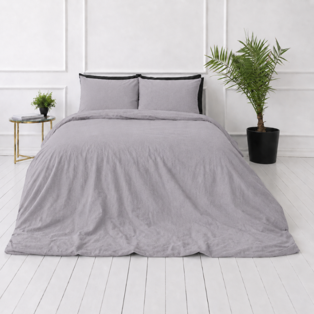 Pellava pussilakanasetti „Linen Pearl“. Pussilakanasetti 150x210, 140x200 cm, 150x210 cm, 160x200 cm, 180x200 cm, 200x200 cm, 200x220 cm, 240x220 cm. Pastellin harmaanvioletti pussilakanasetti minimalistiseen makuuhuoneeseen.