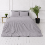 Pellava pussilakanasetti „Linen Pearl“. Pussilakanasetti 150x210, 140x200 cm, 150x210 cm, 160x200 cm, 180x200 cm, 200x200 cm, 200x220 cm, 240x220 cm. Pastellin harmaanvioletti pussilakanasetti minimalistiseen makuuhuoneeseen.
