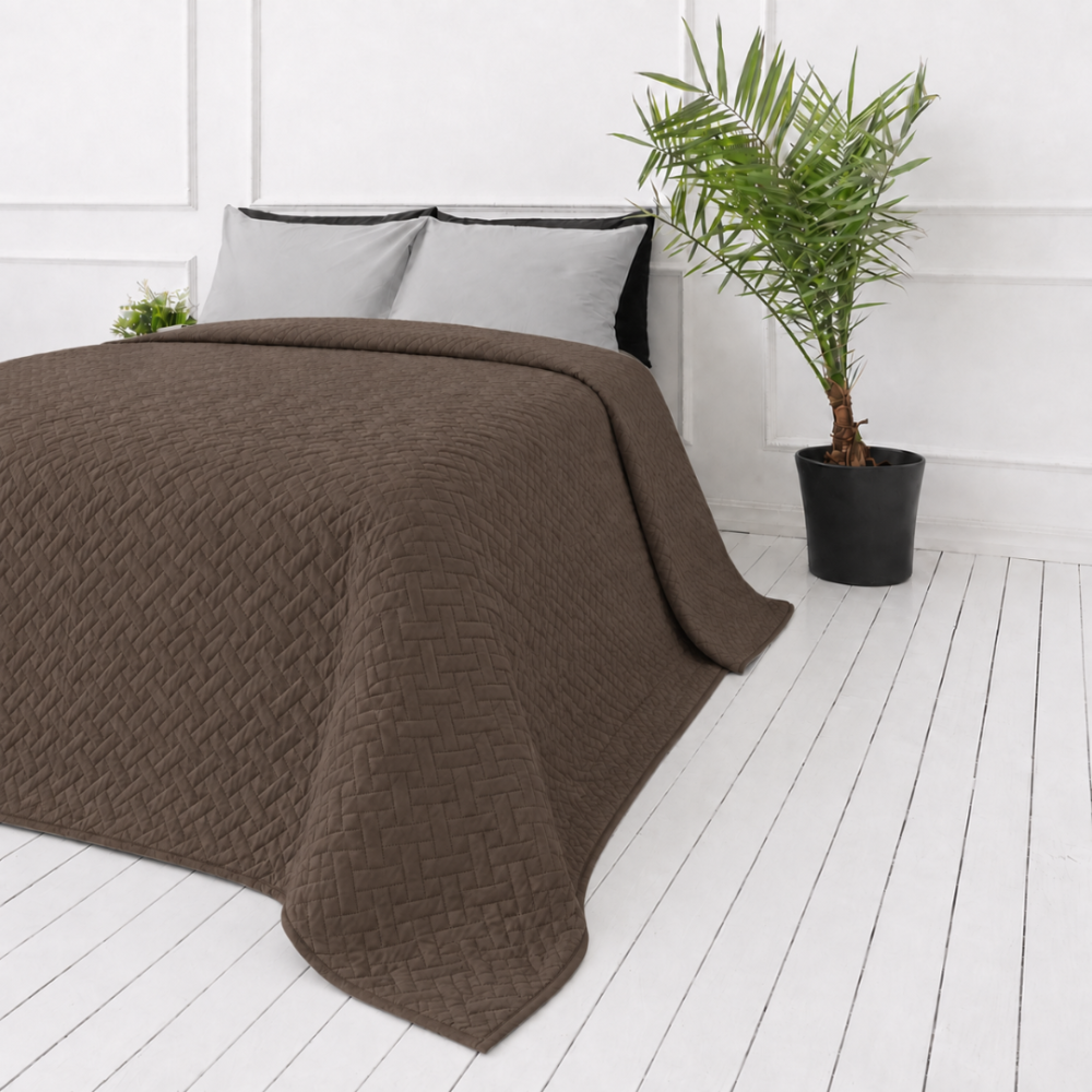 Päiväpeite „Bedspread Brunette. Viltit, 210x240 cm. Ruskea päiväpeite toistuvalla punottua rakennetta muistuttavalla kuviolla