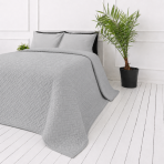 Päiväpeite „Bedspread Harbor”. Viltit, 210x240 cm. Hopeanharmaa päiväpeite toistuvalla punotulla geometrisella kuviolla