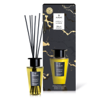 Kotituoksut tikkuineen „Sandalwood & Amber“. Kodin tuoksut