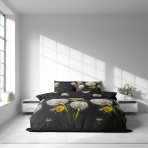 Pussilakanasetti „Dandelion Night“. Pussilakanasetti 140x200, 140x200 cm, 200x200 cm, 200x220 cm. Vuodevaate, jossa on hienovarainen voikukkien ja kukkien design, joka kontrastoi mustan taustan kanssa.