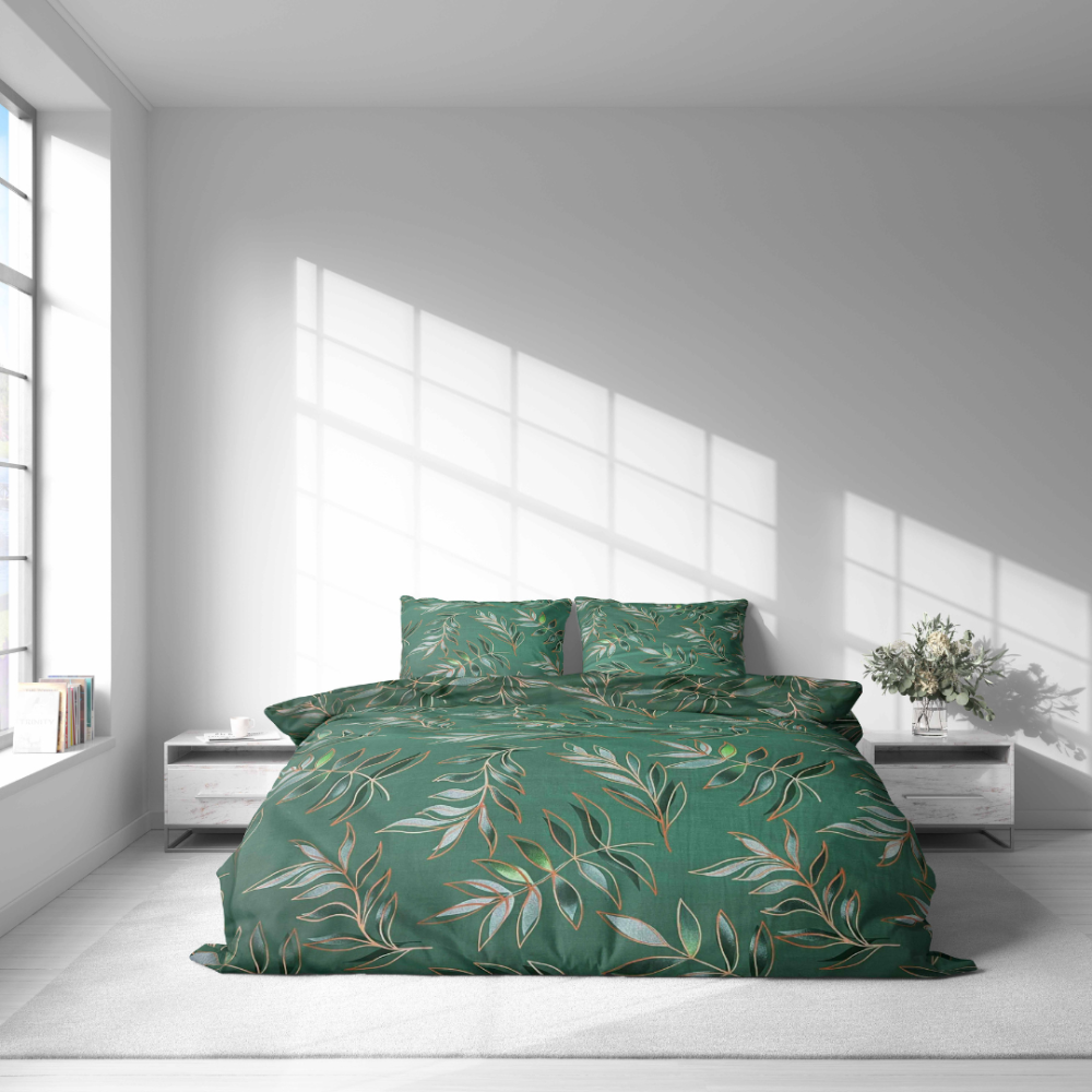 Pussilakanasetti „Jade Leaves“. Puuvilla pussilakanasetti, 140x200 cm, 200x200 cm, 200x220 cm, 220x240 cm. Moderni kasvivalokuviointi hienovaraisilla kuparilinjoilla vihreällä taustalla.