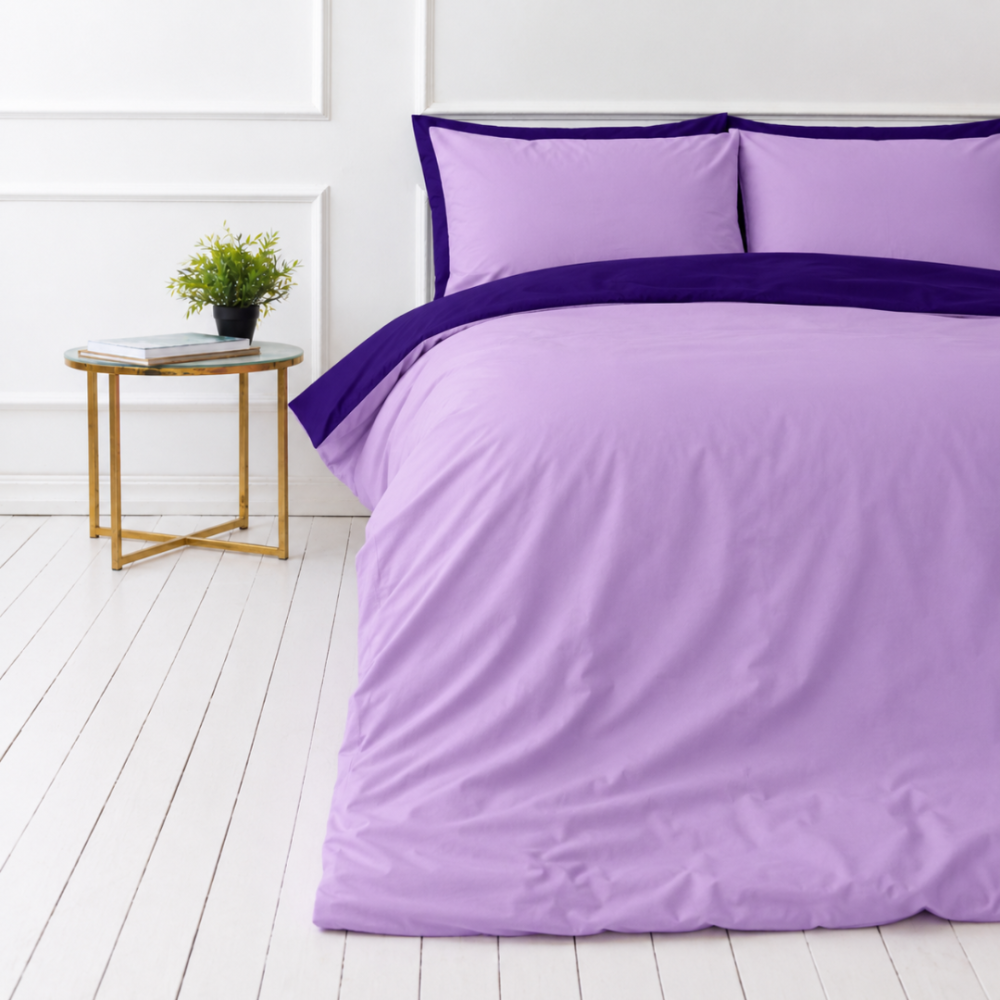 Pussilakanasetti „Orchid Pansy“. Violetti pussilakanasetti, 140x200 cm, 150x210 cm, 160x200 cm, 180x200 cm, 200x200 cm, 200x220 cm, 240x220 cm. Käännettävä pussilakanasetti violetin sävyissä kontrastisella yksityiskohdalla. Pussilakanasetti „Orchid Pansy“. Violetti pussilakanasetti, 140x200 cm, 150x210 cm, 160x200 cm, 180x200 cm, 200x200 cm, 200x220 cm, 240x220 cm. Käännettävä pussilakanasetti violetin sävyissä kontrastisella yksityiskohdalla.