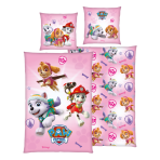 Pussilakanasetti „Paw Patrol Pink“. Puuvilla pussilakanasetti, 135x200 cm. Vaaleanpunainen vuodevaatesetti, jossa on ”paw patrol” -pentuja ja värikkäitä merkkejä.