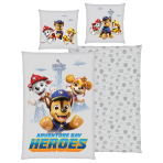 Pussilakanasetti „Paw Patrol“. Lasten pussilakanasetti, 135x200 cm. Vaaleanharmaa pussilakanasetti värikkäillä ryhmä hau -hahmoilla. Pussilakanasetti „Paw Patrol“. Lasten pussilakanasetti, 135x200 cm. Vaaleanharmaa pussilakanasetti värikkäillä ryhmä hau -hahmoilla.