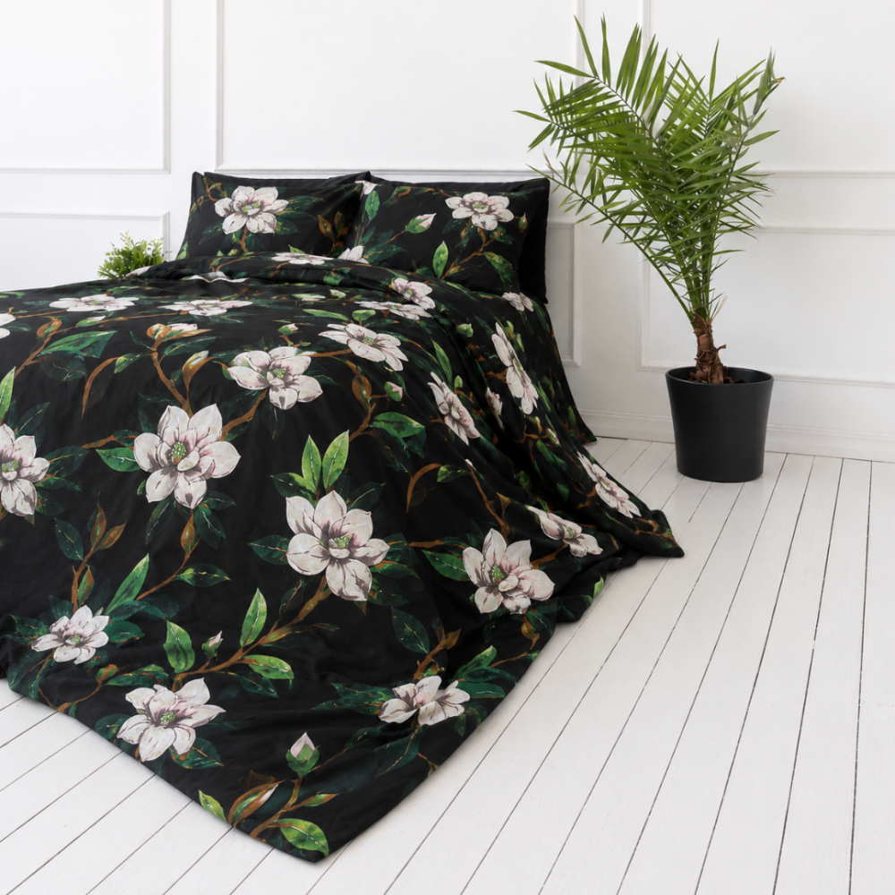 Pussilakanasetti „Soft Magnolia“. Vihreä pussilakanasetti, 140x200 cm, 150x210 cm, 160x200 cm, 180x200 cm, 200x200 cm, 200x220 cm, 240x220 cm. Moderni ja tyylikäs vuodevaatesetti valkoisilla magnolian kukilla. Pussilakanasetti „Soft Magnolia“. Vihreä pussilakanasetti, 140x200 cm, 150x210 cm, 160x200 cm, 180x200 cm, 200x200 cm, 200x220 cm, 240x220 cm. Moderni ja tyylikäs vuodevaatesetti valkoisilla magnolian kukilla.
