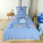 Pussilakanasetti „Stitch Blue“. Lasten pussilakanasetti, 135x200 cm. Sininen vuodevaatedesign stitch-hahmolla, vaaleanpunaisilla korvilla ja värikkäillä tähdillä. Pussilakanasetti „Stitch Blue“. Lasten pussilakanasetti, 135x200 cm. Sininen vuodevaatedesign stitch-hahmolla, vaaleanpunaisilla korvilla ja värikkäillä tähdillä.