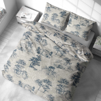 Pussilakanasetti „Toile De Jouy Classic“. Pussilakanasetti 140x200, 140x200 cm, 200x200 cm, 200x220 cm. Muotoilua täydentävät valkoiset kasviongelmat, joissa puusiluetit ja koristeelliset yksityiskohdat lomittuvat antaen kuvioille keveyttä.