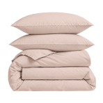 Percale pussilakanasetti „Classic Coffee Percale“. Pussilakanasetti 150x210, 140x200 cm, 150x210 cm, 160x200 cm, 180x200 cm, 200x200 cm, 200x220 cm, 240x220 cm. Yksivärinen vaaleanbeige pussilakanasetti, jossa on pehmeä vaaleanpunainen vivahde.