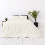 Percale pussilakanasetti „Snow White Percale“. Pussilakanasetti 150x210, 140x200 cm, 150x210 cm, 160x200 cm, 180x200 cm, 200x200 cm, 200x220 cm, 240x220 cm. Yksiväriset norsunluun sävyiset tyynyliinat. Percale pussilakanasetti „Snow White Percale“. Pussilakanasetti 150x210, 140x200 cm, 150x210 cm, 160x200 cm, 180x200 cm, 200x200 cm, 200x220 cm, 240x220 cm. Yksiväriset norsunluun sävyiset tyynyliinat.