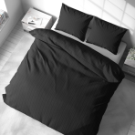 Premium satiinipussilakanasetti „Black Stripe Satin“. Satiinipussilakanasetti, 140x200 cm, 200x200 cm. Klassinen musta vuodevaatesetti ohuilla pystyriimuilla.