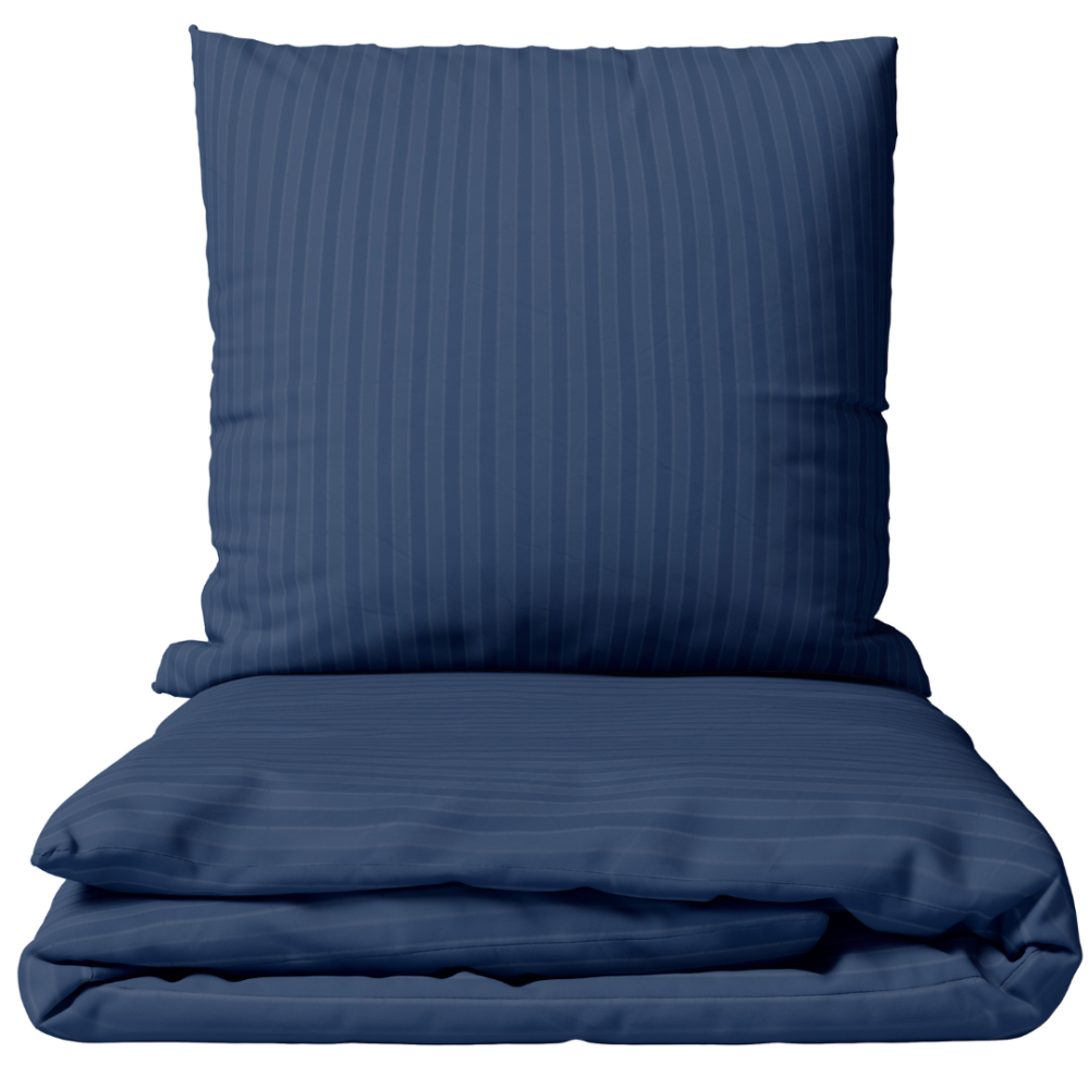 Premium satiinipussilakanasetti „Blue Stripe Satin“. Satiinipussilakanasetti, 140x200 cm, 200x200 cm. Tummansininen vuodevaatesetti hienoilla raidoilla.