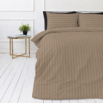 Premium satiinipussilakanasetti „Brandy Stripe Sateen“. Pussilakanasetti 150x210, 140x200 cm, 150x210 cm, 160x200 cm, 180x200 cm, 200x200 cm, 200x220 cm, 240x220 cm. Tumman hiekanruskea vuodevaatesetti raidallisella kuviolla