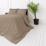 Premium satiinipussilakanasetti „Brandy Stripe Sateen“. Pussilakanasetti 150x210, 140x200 cm, 150x210 cm, 160x200 cm, 180x200 cm, 200x200 cm, 200x220 cm, 240x220 cm. Lämpimänruskea vuodevaatesetti elegantilla raidallisella pinnalla