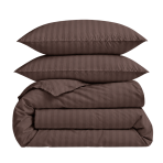 Premium satiinipussilakanasetti „Brown Stripe Sateen“. Mako satiini vuodevaatteet, 140x200 cm, 150x210 cm, 160x200 cm, 180x200 cm, 200x200 cm, 200x220 cm, 240x220 cm. Tummanruskea pussilakanasetti, jossa on hillitty raidallinen kuvio. Premium satiinipussilakanasetti „Brown Stripe Sateen“. Mako satiini vuodevaatteet, 140x200 cm, 150x210 cm, 160x200 cm, 180x200 cm, 200x200 cm, 200x220 cm, 240x220 cm. Tummanruskea pussilakanasetti, jossa on hillitty raidallinen kuvio.