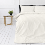 Premium satiinipussilakanasetti „Snow White Stripe Sateen“. Mako satiini vuodevaatteet, 140x200 cm, 150x210 cm, 160x200 cm, 180x200 cm, 200x200 cm, 200x220 cm, 240x220 cm. Norsunluun sävyiset vuodevaatteet, joissa vuorottelevat vaaleammat ja tummemmat raidat. Premium satiinipussilakanasetti „Snow White Stripe Sateen“. Mako satiini vuodevaatteet, 140x200 cm, 150x210 cm, 160x200 cm, 180x200 cm, 200x200 cm, 200x220 cm, 240x220 cm. Norsunluun sävyiset vuodevaatteet, joissa vuorottelevat vaaleammat ja tummemmat raidat.