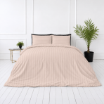 Premium satiinipussilakanasetti „Classic Coffee Stripe Sateen“. Mako satiini vuodevaatteet, 140x200 cm, 150x210 cm, 160x200 cm, 180x200 cm, 200x200 cm, 200x220 cm, 240x220 cm. Vaaleanbeiget tyynyliinat, joissa on vaakasuorat raidat ja vaaleanpunainen vivahde. Premium satiinipussilakanasetti „Classic Coffee Stripe Sateen“. Mako satiini vuodevaatteet, 140x200 cm, 150x210 cm, 160x200 cm, 180x200 cm, 200x200 cm, 200x220 cm, 240x220 cm. Vaaleanbeiget tyynyliinat, joissa on vaakasuorat raidat ja vaaleanpunainen vivahde.