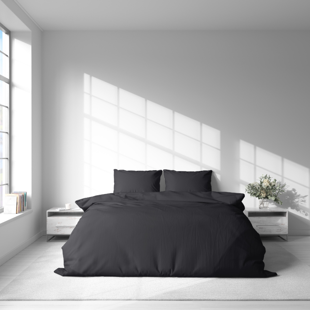Premium satiinipussilakanasetti „Graphite Satin“. Satiinipussilakanasetti, 140x200 cm, 200x200 cm, 200x220 cm. Hienostunut design-vuodevaatesetti syvässä harmaassa sävyssä.