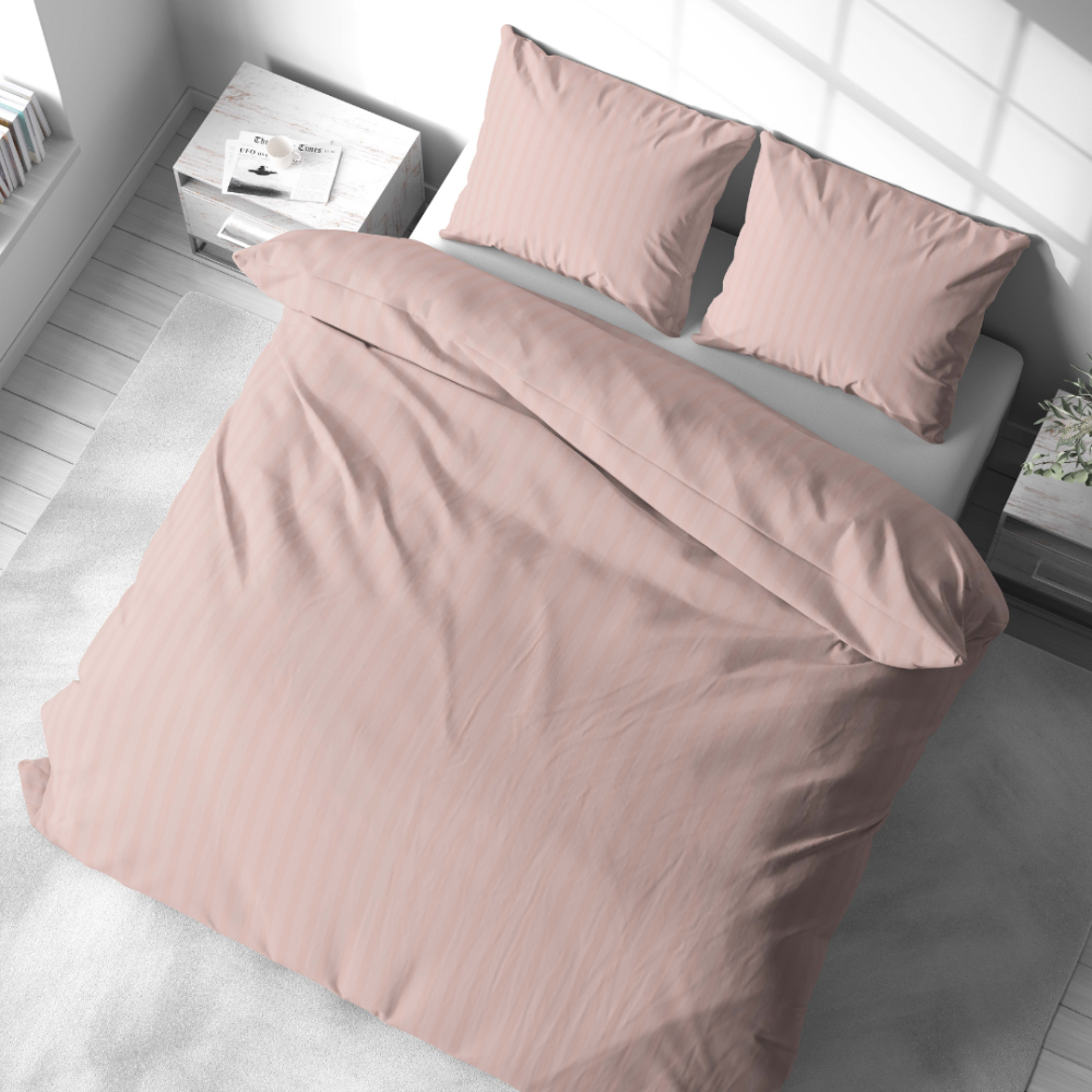 Premium satiinipussilakanasetti „Peachy Stripe Satin“. Satiinipussilakanasetti, 140x200 cm, 200x200 cm. Ylellinen pastellipersikan vuodevaatesetti kapeilla raidoilla.