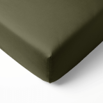 Satiini muotoonommeltu lakana „Moss Green Sateen“. Muotoonommeltu lakana 160x200, 90x200 cm, 140x200 cm, 160x200 cm, 180x200 cm. Muotoonommeltu lakana hillityssä khakinvihreän sävyssä. Satiini muotoonommeltu lakana „Moss Green Sateen“. Muotoonommeltu lakana 160x200, 90x200 cm, 140x200 cm, 160x200 cm, 180x200 cm. Muotoonommeltu lakana hillityssä khakinvihreän sävyssä.