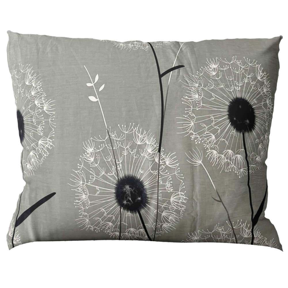 Satiini tyynynpäällinen „Final Bloom“. Harmaa tyynynpäällinen voikukkakuviolla.