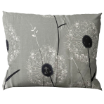 Satiini tyynynpäällinen „Final Bloom“. Harmaa tyynynpäällinen voikukkakuviolla.