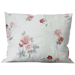 Satiini tyynynpäällinen „Pure Romance“. Vaalea tyynynpäällinen ruusujen ja kukkien kuviolla.