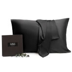 Silkkinen tyynyliina "Obsidian Silk". Silkkityynyliina. Musta silkkinen tyynyliina, jossa on elegantti kiilto, joka tuo luksusta ja hienostuneisuutta.