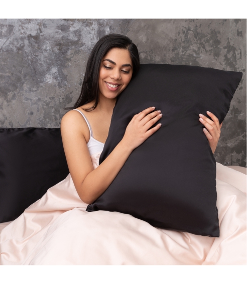 Silkkinen tyynyliina "Obsidian Silk". Silkkityynyliina