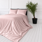 Silkkiset vuodevaatteet „Antico Silk“. Yksivärinen pussilakana, 200x220 cm. Yksivärinen roosa silkkipussilakanasetti eleganttiin makuuhuoneeseen Silkkiset vuodevaatteet „Antico Silk“. Yksivärinen pussilakana, 200x220 cm. Yksivärinen roosa silkkipussilakanasetti eleganttiin makuuhuoneeseen