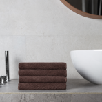 Kylpypyyhe „Brown towel“, 50x100 cm, 70x140 cm. Yhtenäisen tummanruskea pyyhe hienovaraisella pinnalla