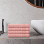 Kylpypyyhe „Royal Coral towel“, 70x140 cm. Puuteriroosa kylpypyyhe koristeellisella reunuksella. Kylpypyyhe „Royal Coral towel“, 70x140 cm. Puuteriroosa kylpypyyhe koristeellisella reunuksella.
