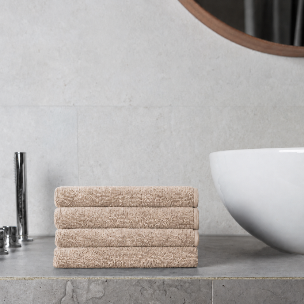 Kylpypyyhe „Toffee towel“, 70x140 cm. Yksivärinen beige pyyhe hienovaraisella pinnalla