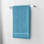 Kylpypyyhe „Waterloo Economic Towel“. Pyyhkeet, 60x35 cm, 100x45 cm. Vaaleansininen pyyhe hieman leveämmällä saumalla alaosassa